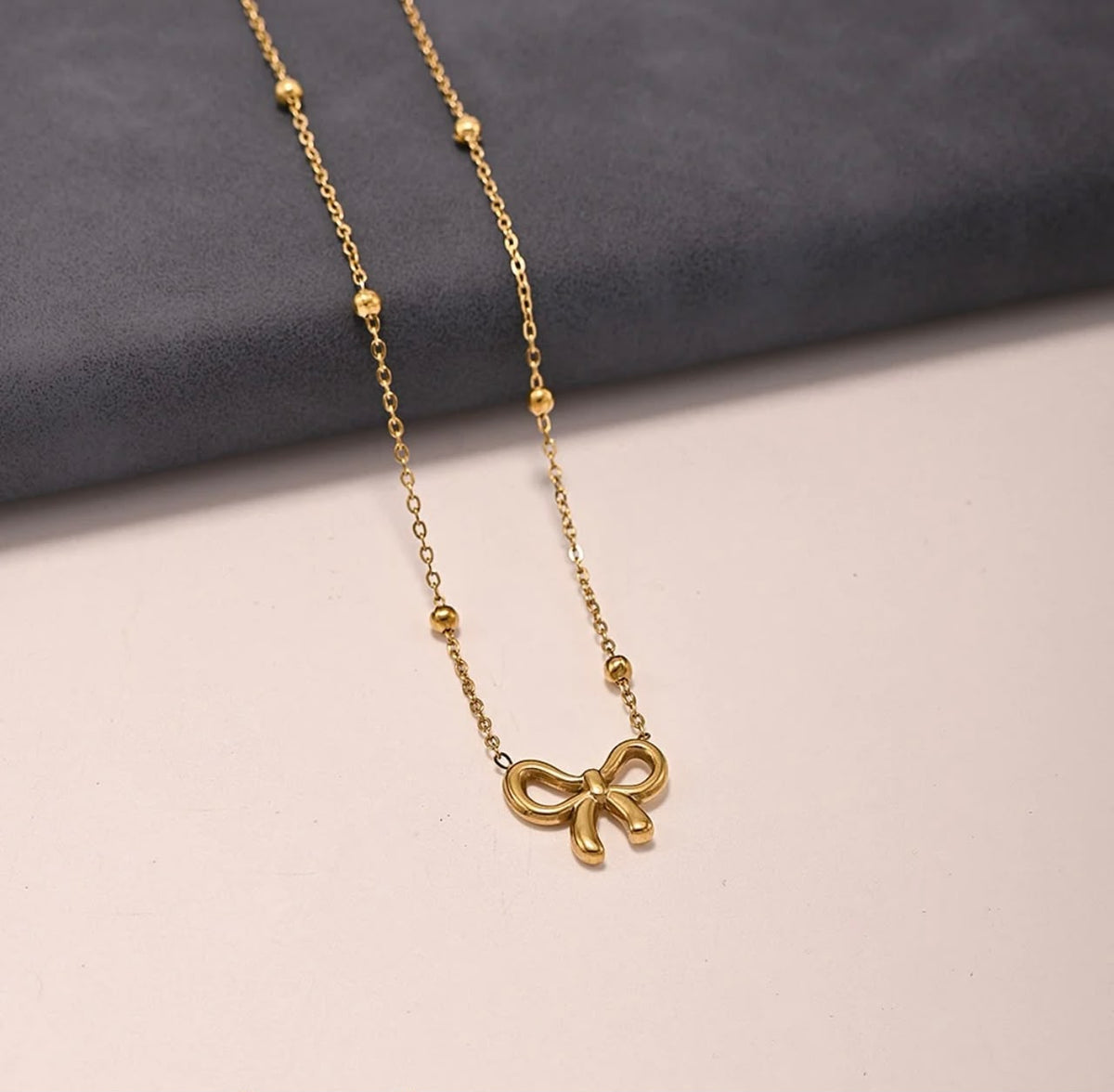HH-905 | BOW NECKLACE
