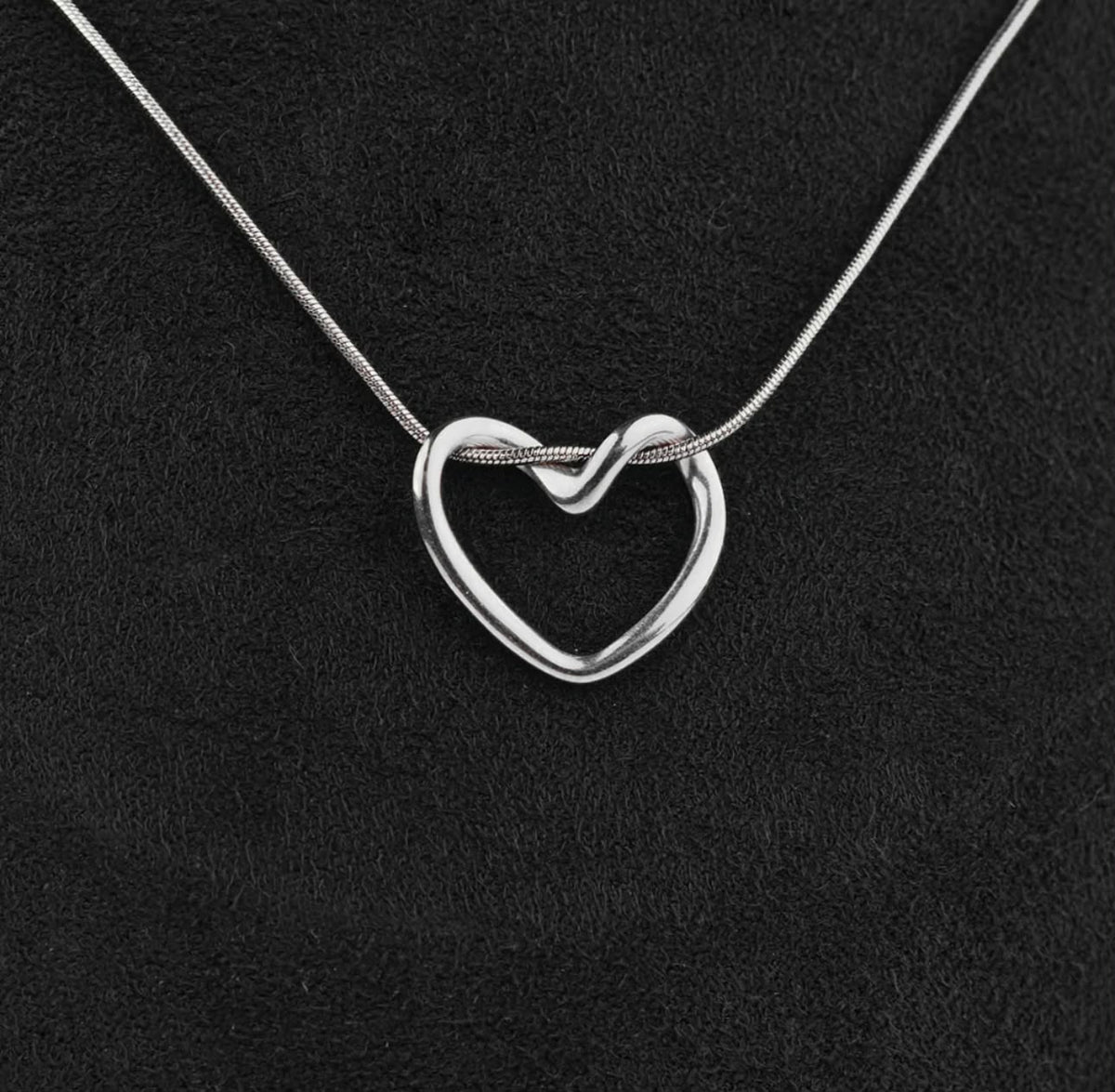 HH-057 | LOVE NECKLACE