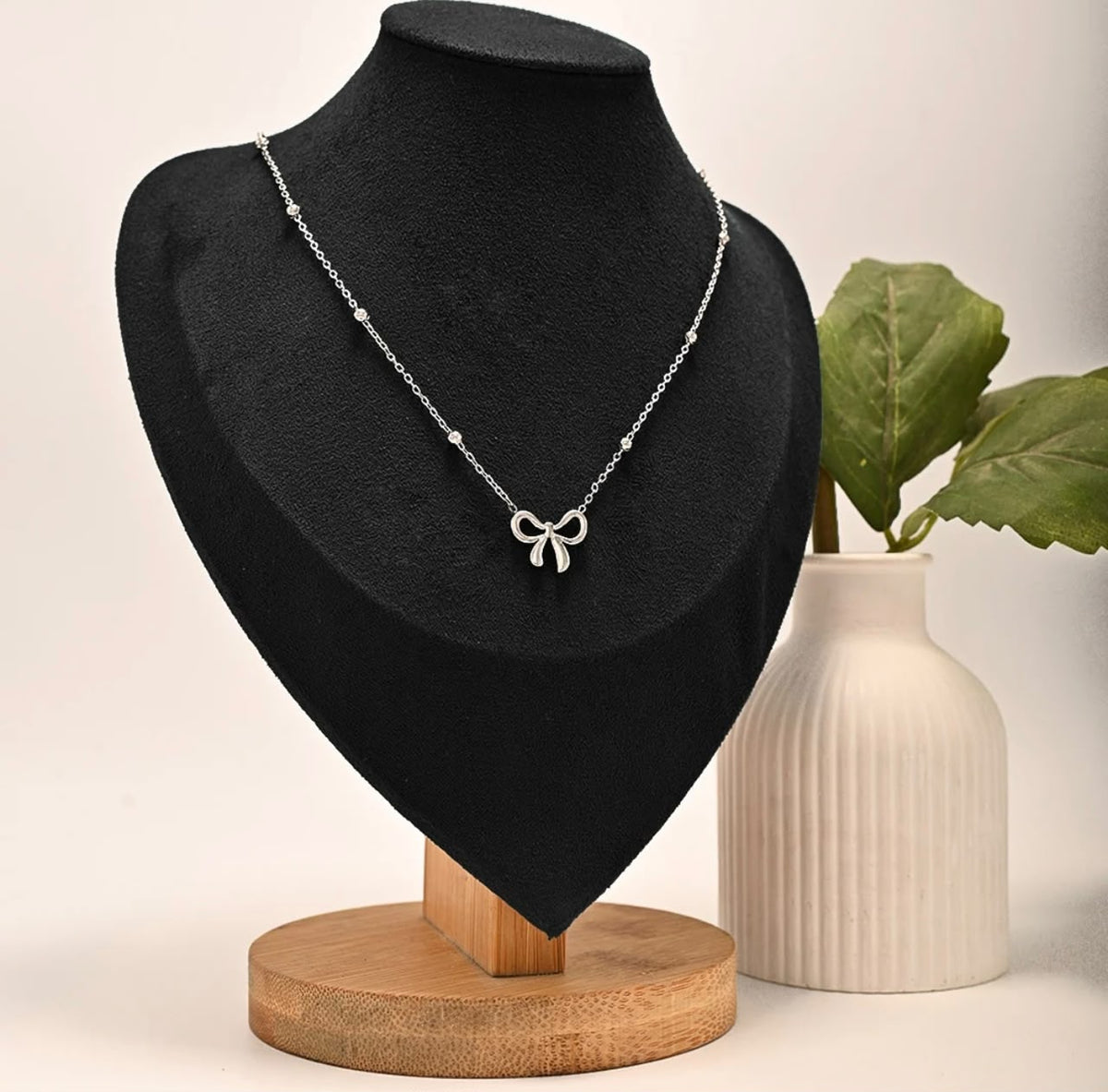 HH-905 | BOW NECKLACE