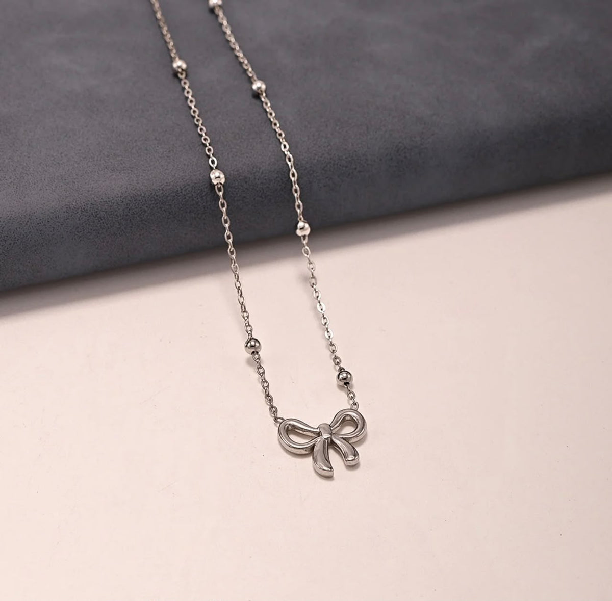 HH-905 | BOW NECKLACE