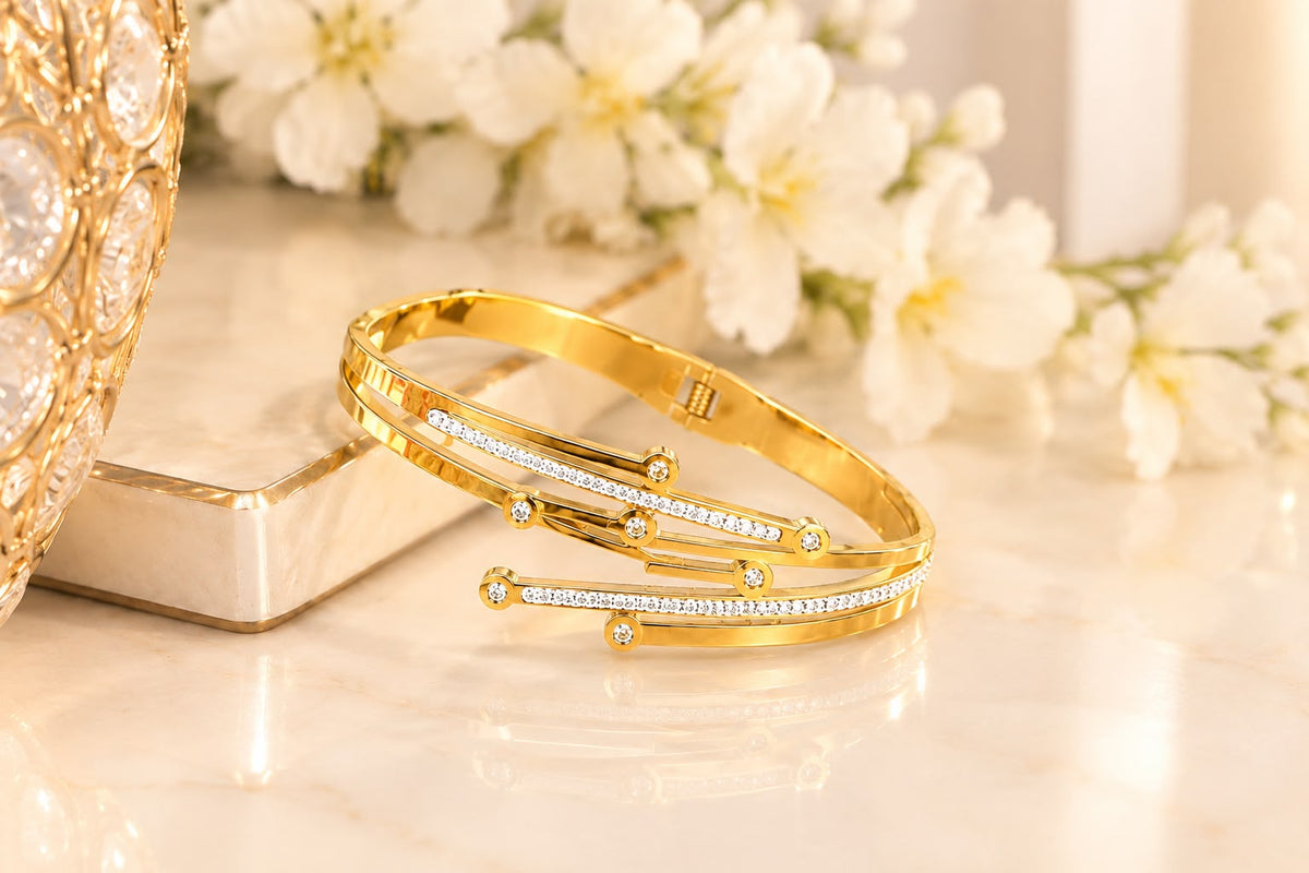 HH-459 |CRYSTAL BANGLE HANDCUFF